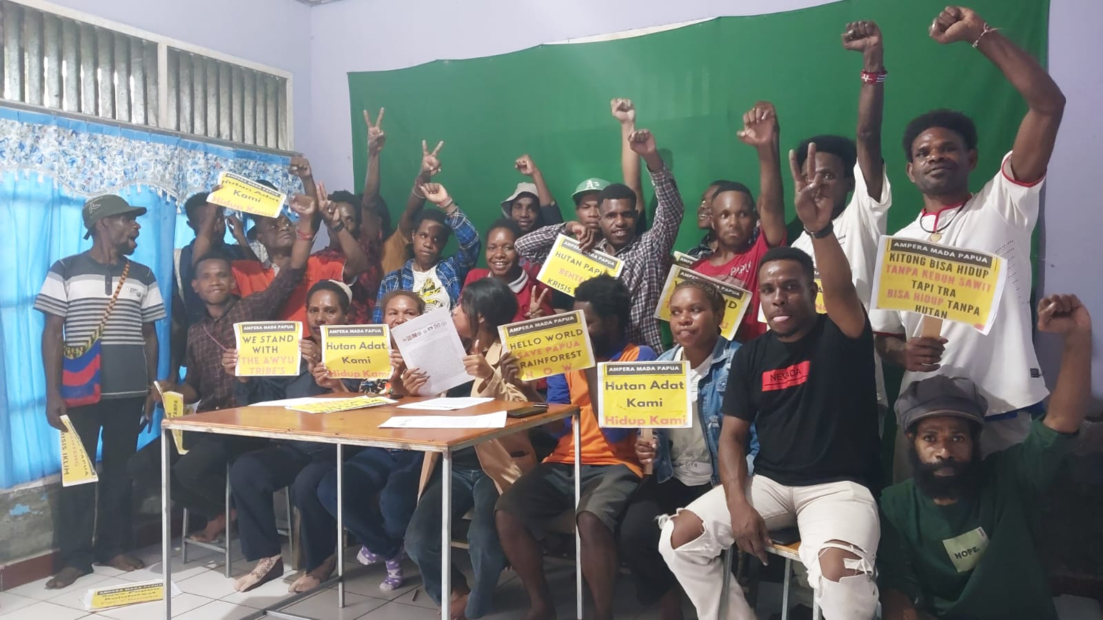 Dukungan Aliansi Peduli Rakyat Papua Selatan (AMPERA PS ) yang mendukung Marga Woro dari Suku Awyu melakukan gugatan ke PTUN Jayapura dalam upaya mempertahankan hutan adat mereka. (Foto: IST)