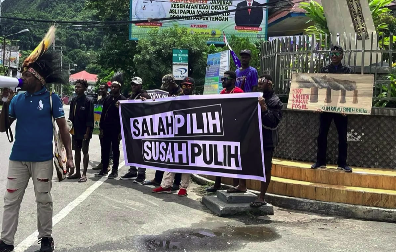 Aksi Damai mengingatkan publik untuk memilih wakil rakyat yang tepat karena salah pilih susah pulih digelar pada 07 Februari 2024 di Kota Jayapura, Papua. (Foto: Sahabat Kowaki)
